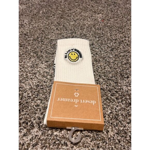 Desert Dreamer X Smiley crew socks C27-42 - Picture 2 of 4